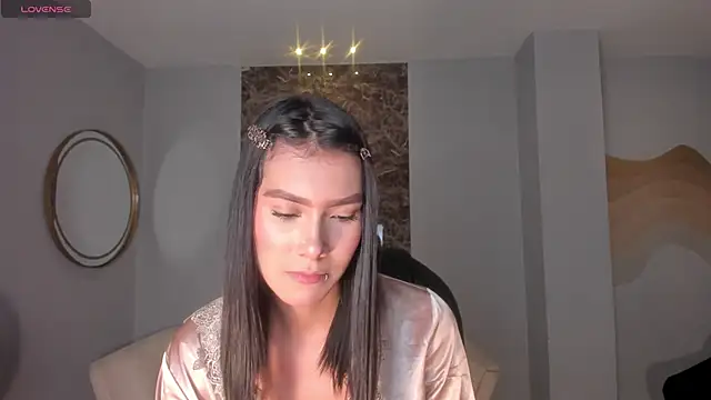 NiaSalvatore online show from February 14, 3:40 am