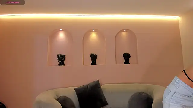 NiaSalvatore online show from October 30, 6:27 pm