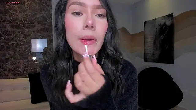 NiaSalvatore online show from February 11, 5:07 am