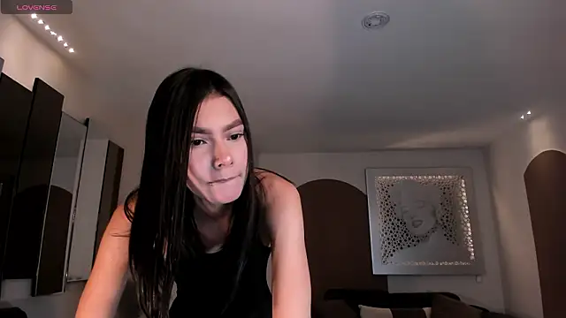 NiaSalvatore online show from February 15, 10:41 pm