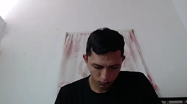 Snapshot of diegojap1105 chatting on January 7, 2:19 pm diegojap1105 online show from January 7, 2:19 pm