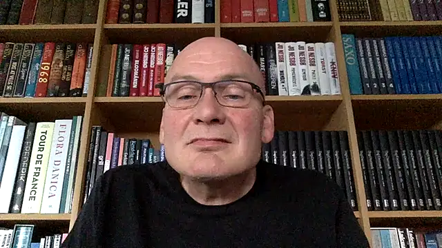 Snapshot of Parleg2 chatting on September 22, 4:46 pm Parleg2 online show from September 22, 4:46 pm