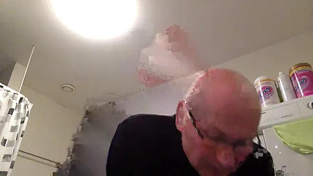 Snapshot of Parleg2 chatting on September 29, 7:37 am Parleg2 online show from September 29, 7:37 am