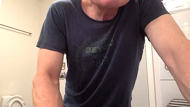 Snapshot of Parleg2 chatting on November 23, 12:09 am Parleg2 online show from November 23, 12:09 am