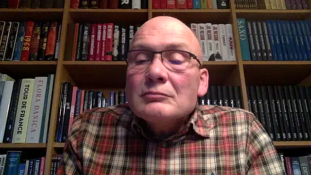 Snapshot of Parleg2 chatting on October 5, 4:42 pm Parleg2 online show from October 5, 4:42 pm