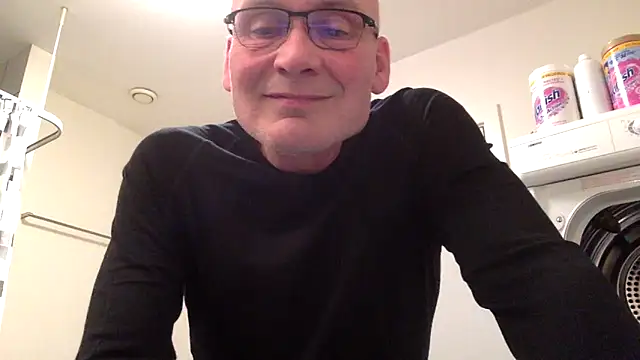 Snapshot of Parleg2 chatting on October 22, 4:28 pm Parleg2 online show from October 22, 4:28 pm