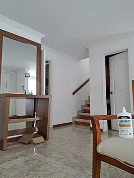 karina warthon online show from February 4, 5:30 pm