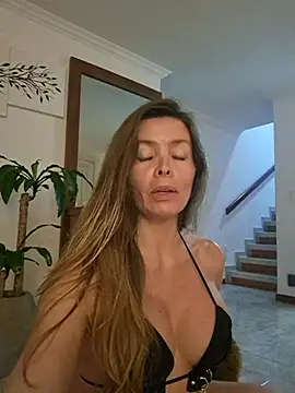 karina warthon online show from December 13, 8:04 pm