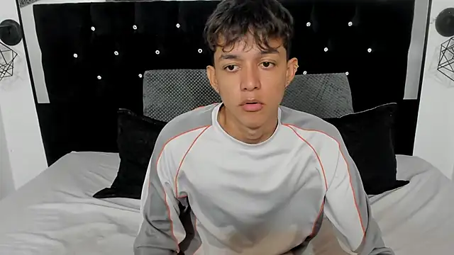 jisuscat online show from December 3, 6:14 am