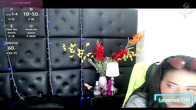 Carolaine01 online show from March 18, 10:04 pm