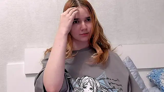 lia lovelly online show from February 8, 4:03 am