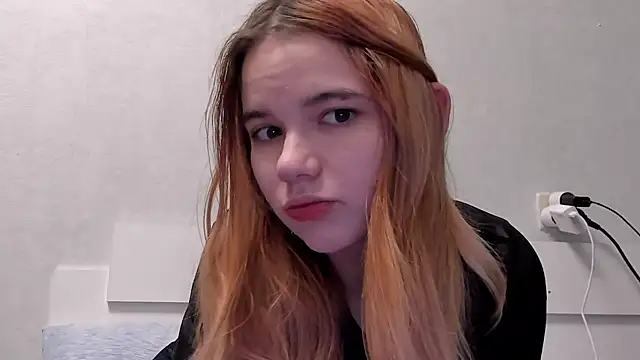 lia lovelly online show from February 15, 1:10 am