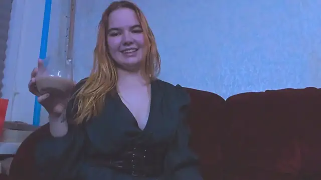 lia lovelly online show from December 31, 10:12 pm