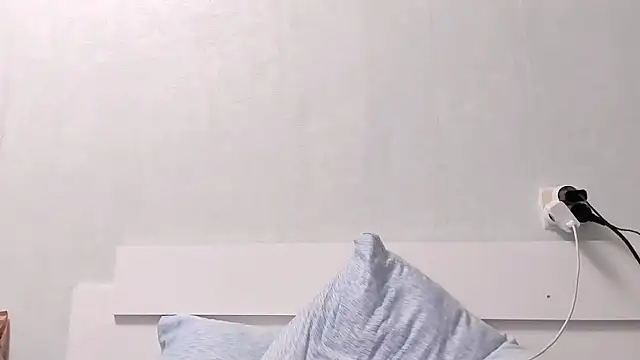 lia lovelly online show from February 1, 1:02 am