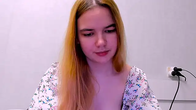 lia lovelly online show from December 19, 10:23 pm