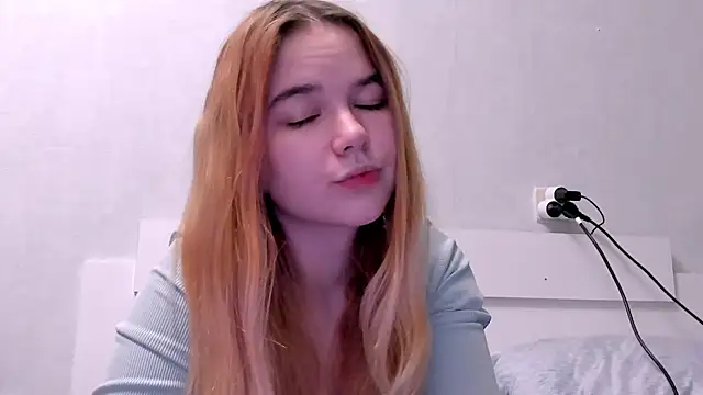 lia lovelly online show from March 4, 10:27 pm