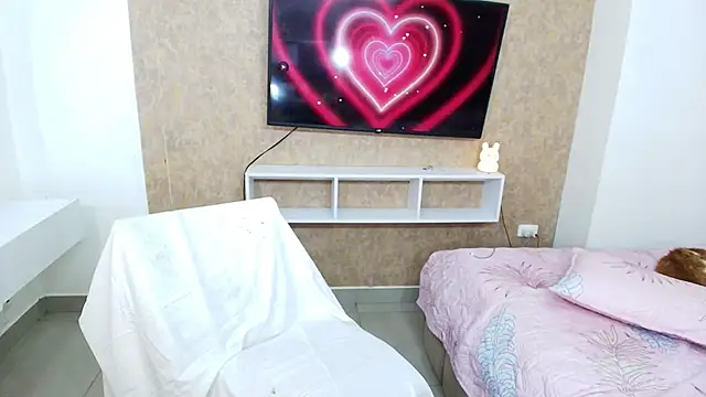 Snapshot of sexy_melany_xxx chatting on September 12, 5:18 am sexy melany xxx online show from September 12, 5:18 am