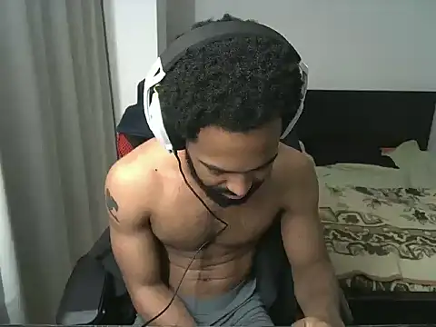Snapshot of kevi_cocks chatting on February 26, 1:46 am kevi cocks online show from February 26, 1:46 am