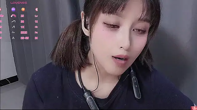 Snapshot of Lucky-xiuxiu chatting on September 30, 2:56 pm Lucky-xiuxiu online show from September 30, 2:56 pm