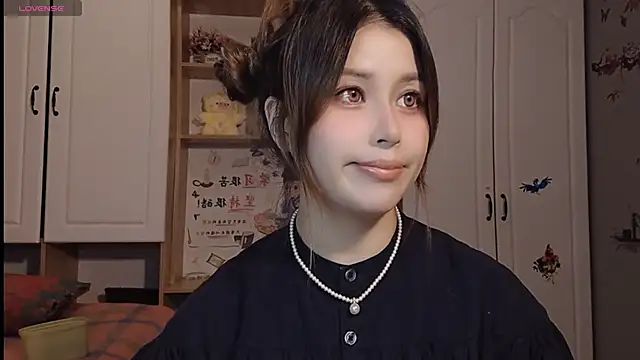 Snapshot of Lucky-xiuxiu chatting on February 21, 1:11 am Lucky-xiuxiu online show from February 21, 1:11 am