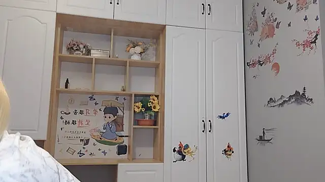 Snapshot of Lucky-xiuxiu chatting on March 13, 1:10 am Lucky-xiuxiu online show from March 13, 1:10 am
