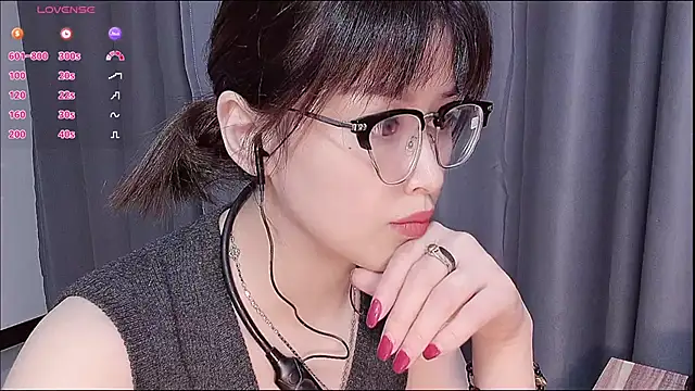 Snapshot of Lucky-xiuxiu chatting on October 14, 3:23 pm Lucky-xiuxiu online show from October 14, 3:23 pm