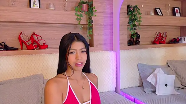 AbieHills online show from December 5, 12:15 pm