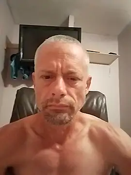 Snapshot of texasbestest420 chatting on December 31, 5:33 am texasbestest420 online show from December 31, 5:33 am