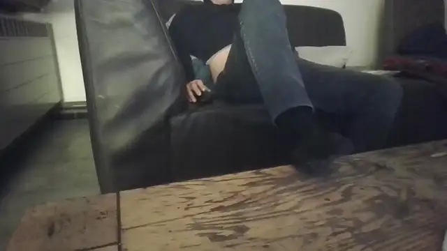 horndude187187 online show from December 15, 8:14 pm