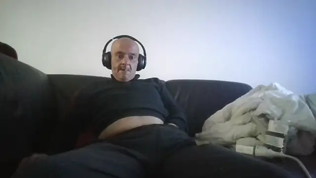 horndude187187 online show from June 12, 7:06 am