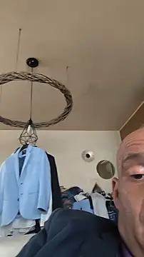 horndude187187 online show from July 4, 12:43 pm