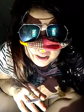 Snapshot of shreya1765 chatting on March 12, 6:43 pm shreya1765 online show from March 12, 6:43 pm