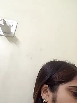 Snapshot of shreya1765 chatting on November 23, 4:28 pm shreya1765 online show from November 23, 4:28 pm