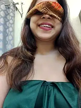 shreya1765 online show from February 7, 3:25 am