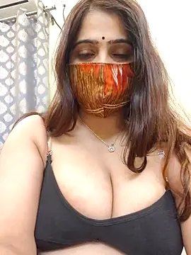 shreya1765 online show from February 13, 4:56 am