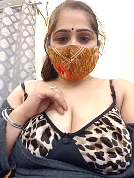 shreya1765 online show from December 18, 4:17 am