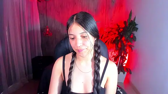 Snapshot of Brittany__18 chatting on January 13, 6:38 pm Brittany 18 online show from January 13, 6:38 pm