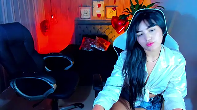 Snapshot of Brittany__18 chatting on February 13, 9:17 pm Brittany 18 online show from February 13, 9:17 pm
