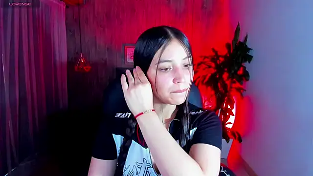 Snapshot of Brittany__18 chatting on January 9, 6:47 pm Brittany 18 online show from January 9, 6:47 pm