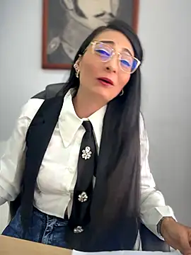 BELLA--26 online show from November 27, 1:44 pm