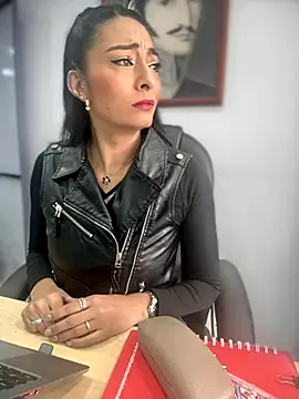 BELLA--26 online show from December 4, 1:21 pm