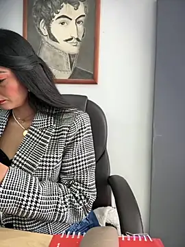 BELLA--26 online show from November 18, 2:31 pm