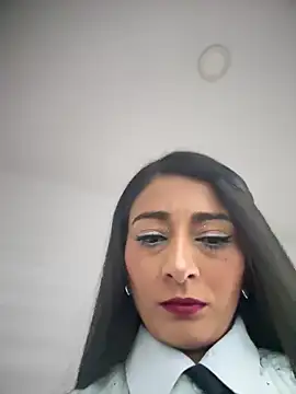 BELLA--26 online show from November 14, 1:37 pm