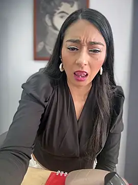 BELLA--26 online show from November 26, 1:44 pm