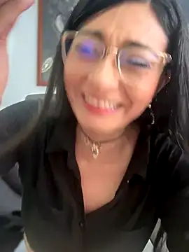 BELLA--26 online show from November 8, 1:47 pm