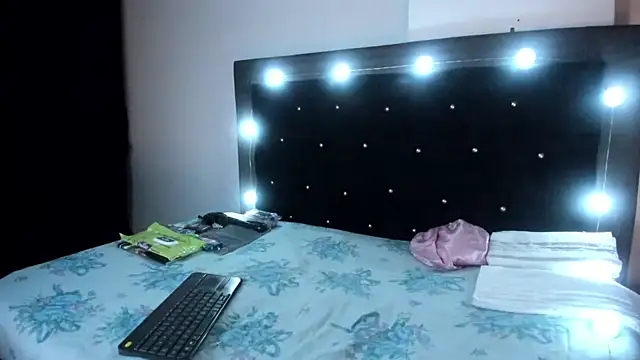 violetadumsper online show from March 7, 2:40 am