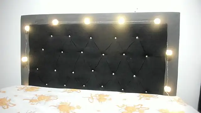 violetadumsper online show from April 13, 4:16 am