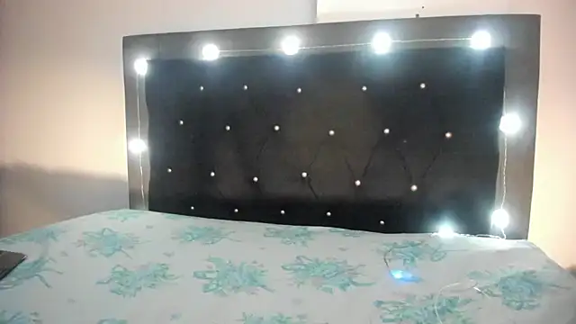 violetadumsper online show from April 1, 3:41 am