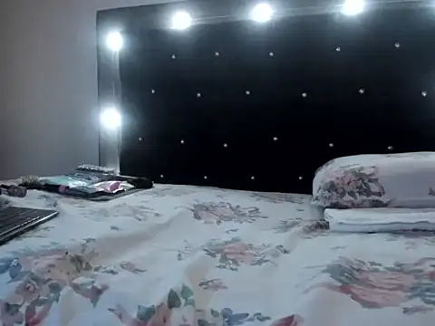 violetadumsper online show from March 10, 4:05 am