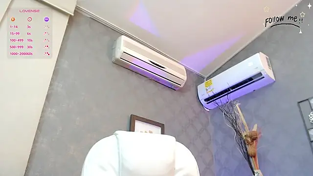 Snapshot of harper_ziu chatting on February 7, 10:19 pm harper ziu online show from February 7, 10:19 pm